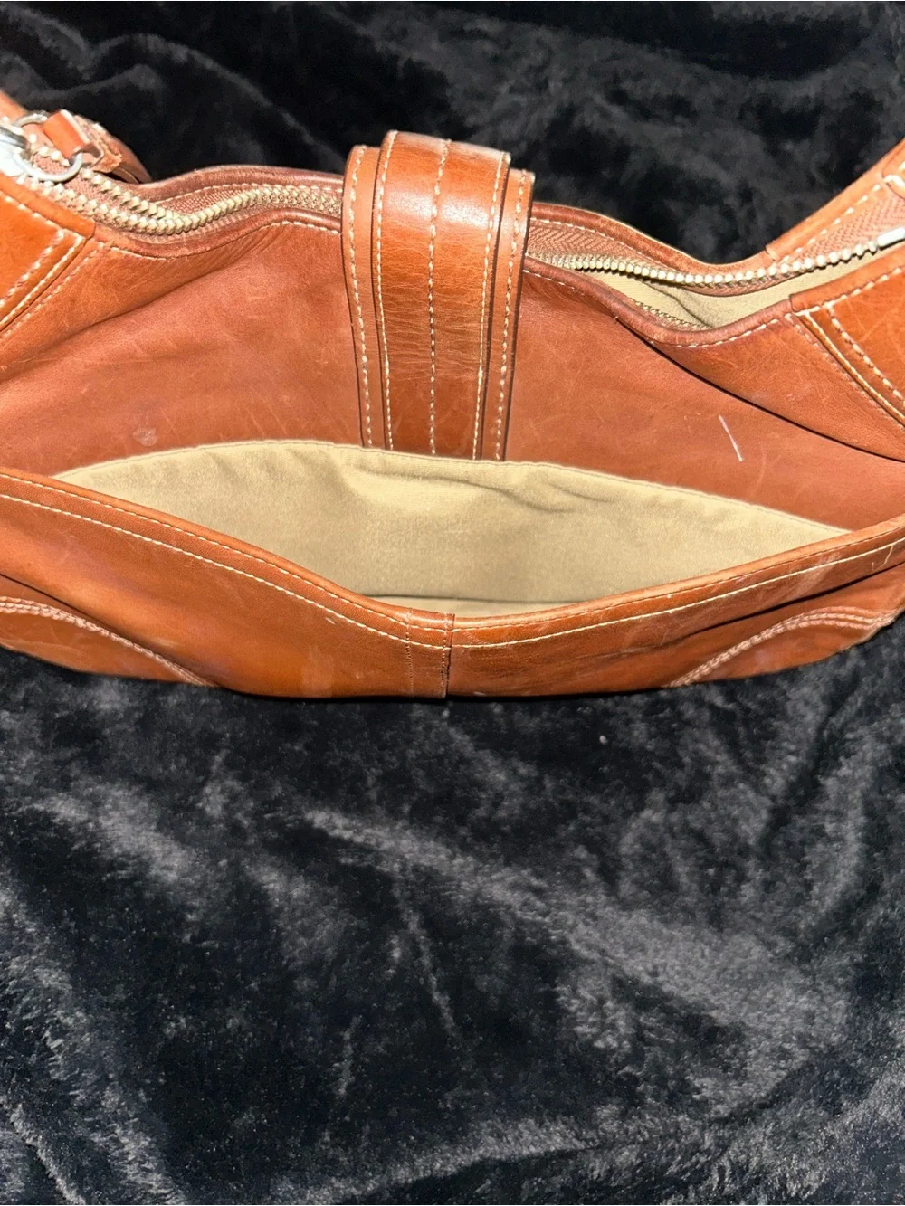 Coach buckle single top